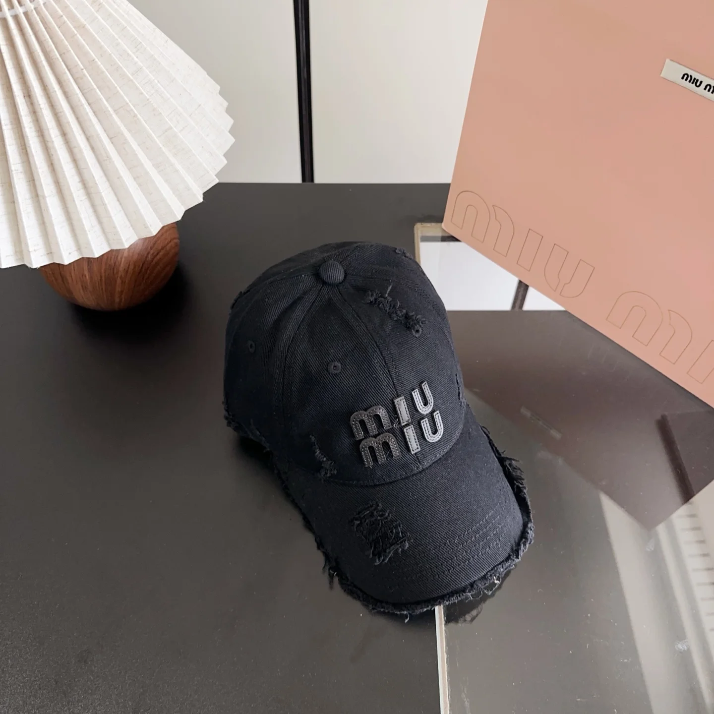 Бейсболка Miu Miu черная - изображение 1