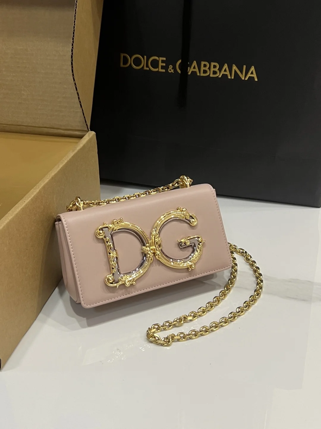 Сумка Dolce & Gabbana розовая с логотипом DG