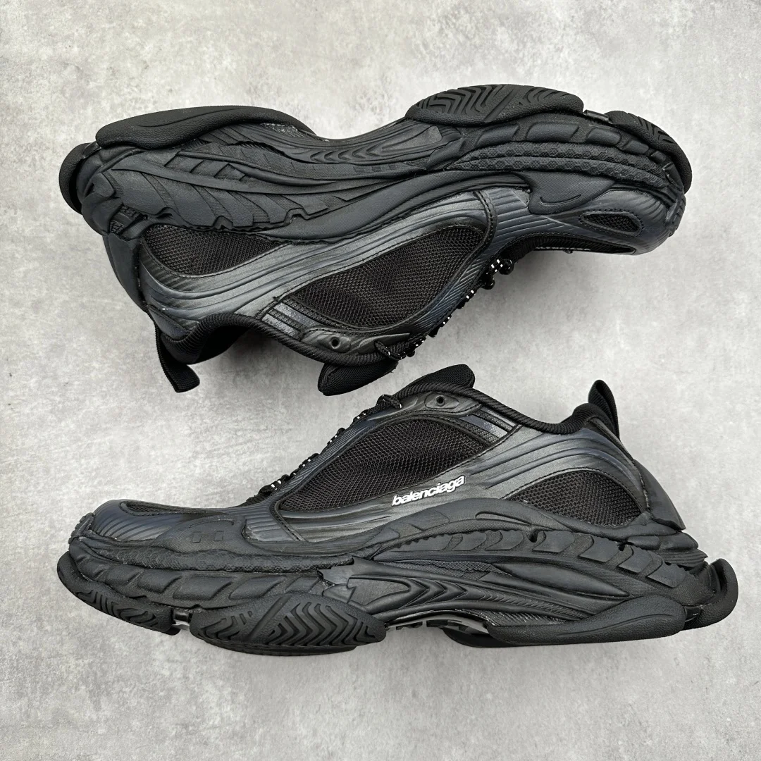 Кроссовки Balenciaga Triple S Gradient серый - изображение 1