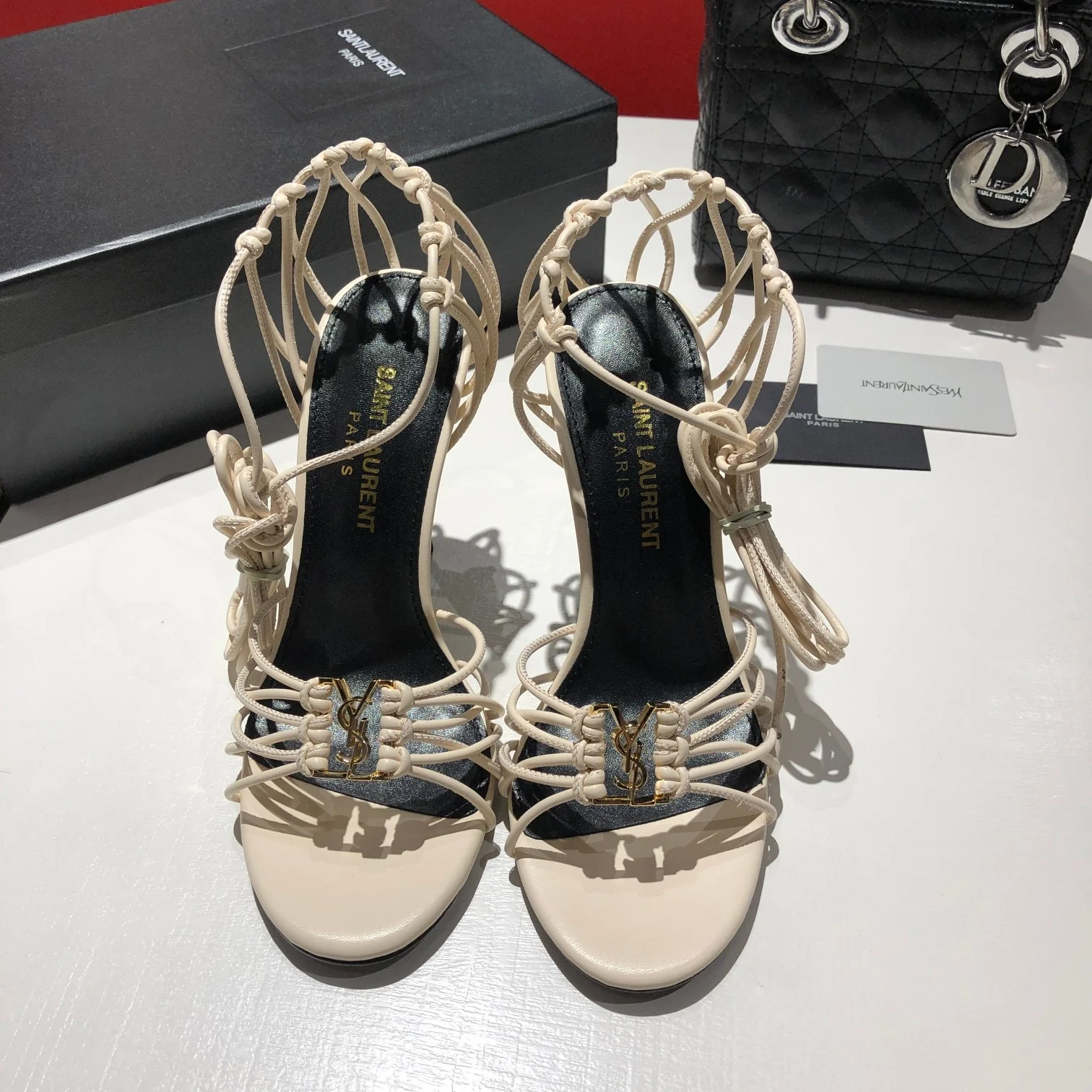 Сандалии Saint Laurent бежевые с логотипом YSL