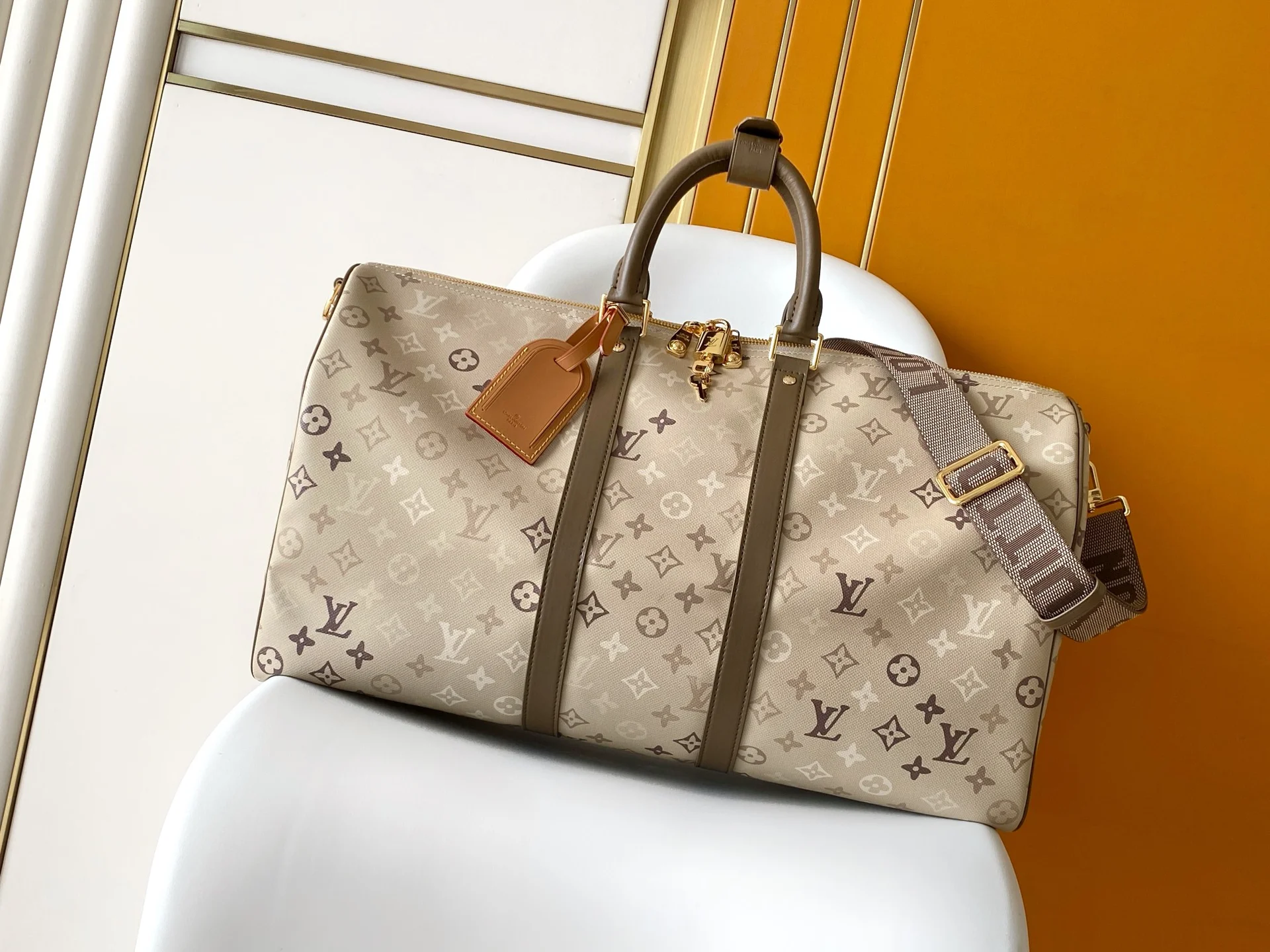 Дорожная сумка Louis Vuitton Keepall Bandoulière 50, песочный цвет