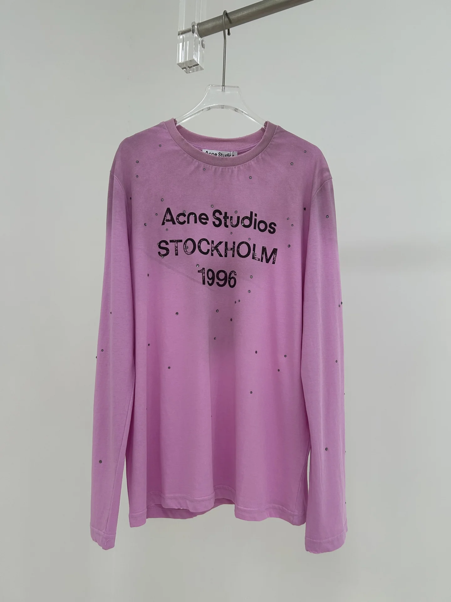 Футболка Acne Studios с принтом и стразами - изображение 1