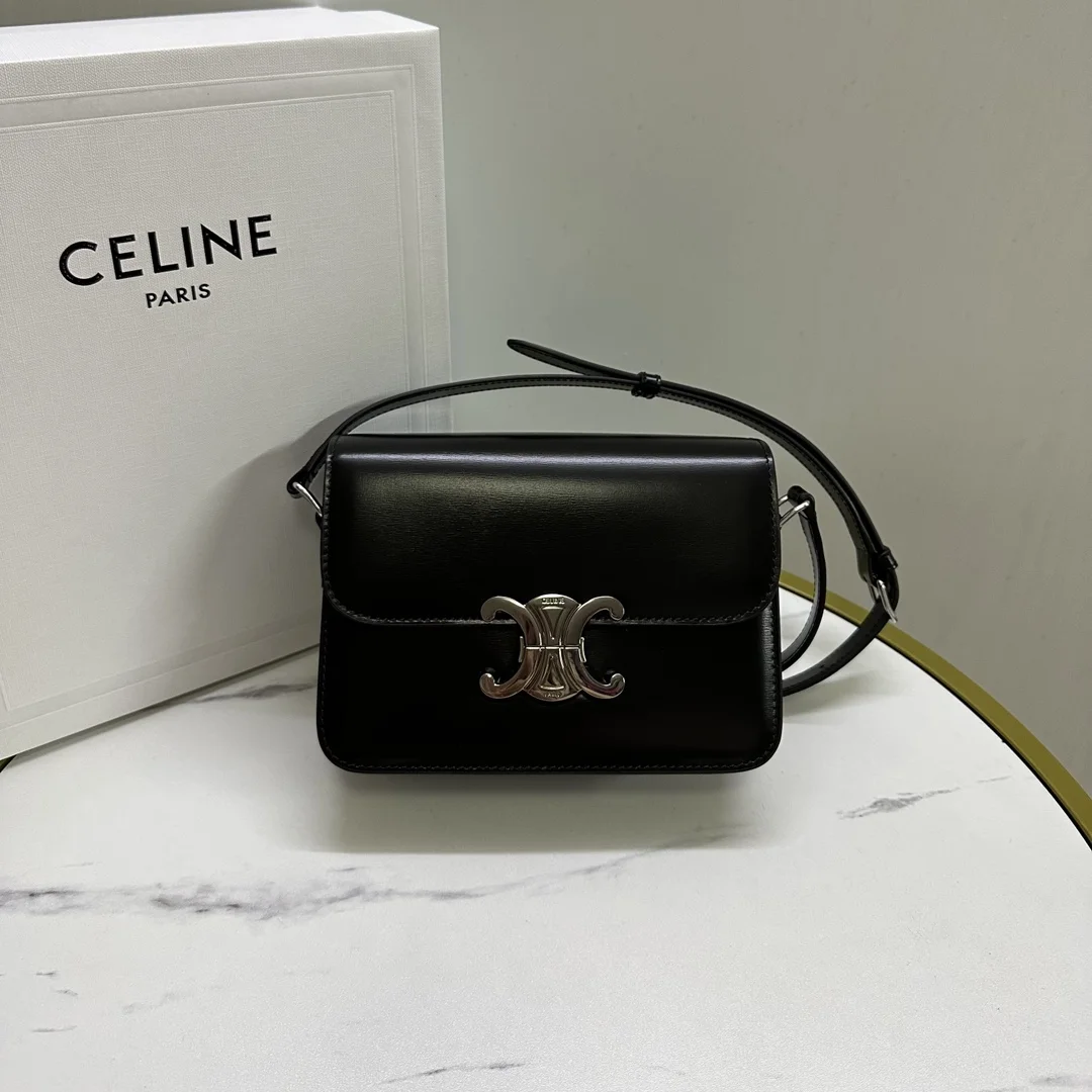 Сумка Celine Triomphe Mini черная - изображение 1