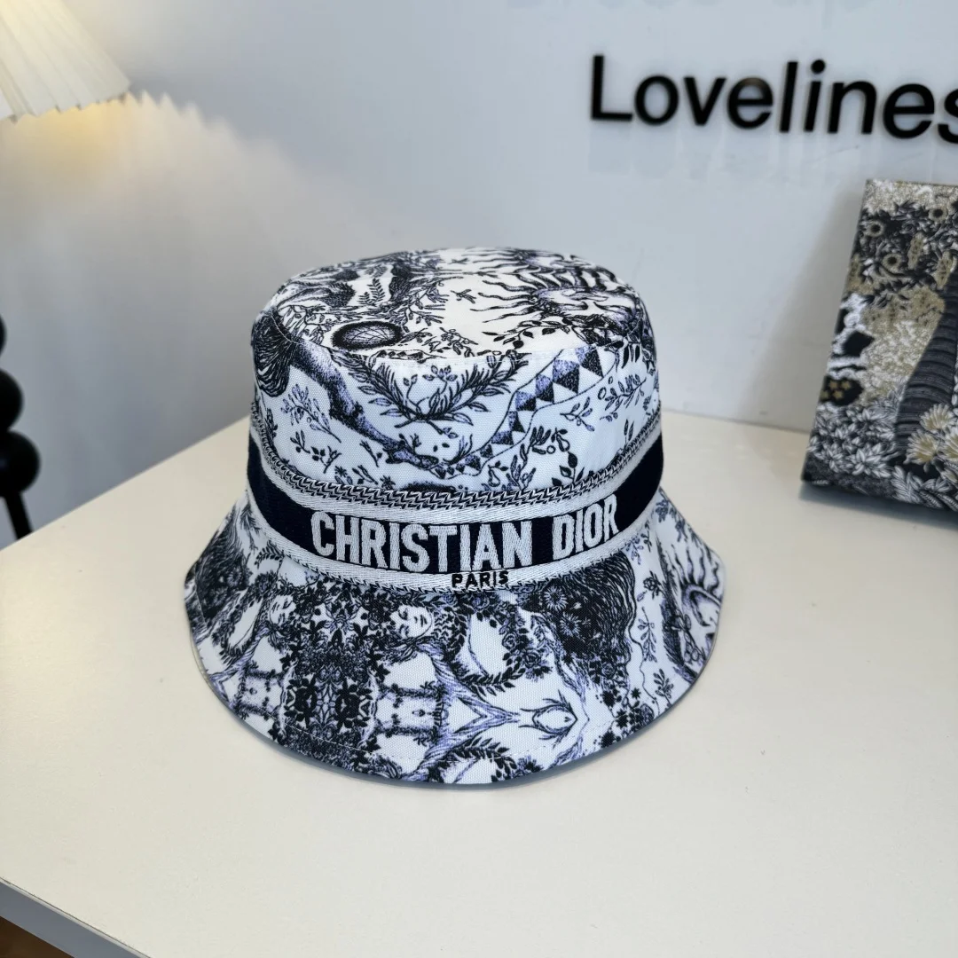Шляпа bucket Christian Dior - изображение 1