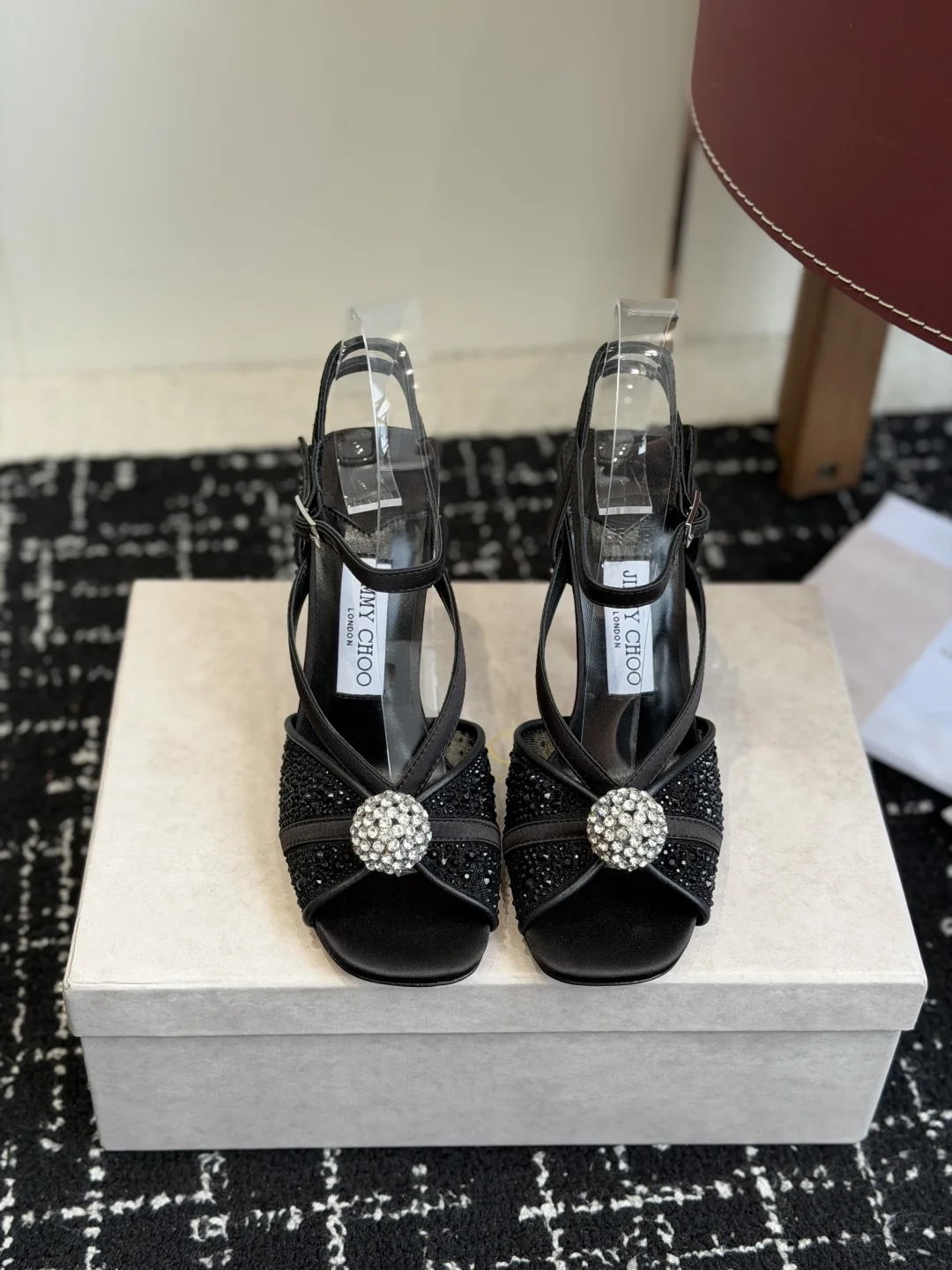Босоножки Jimmy Choo на каблуке - изображение 1
