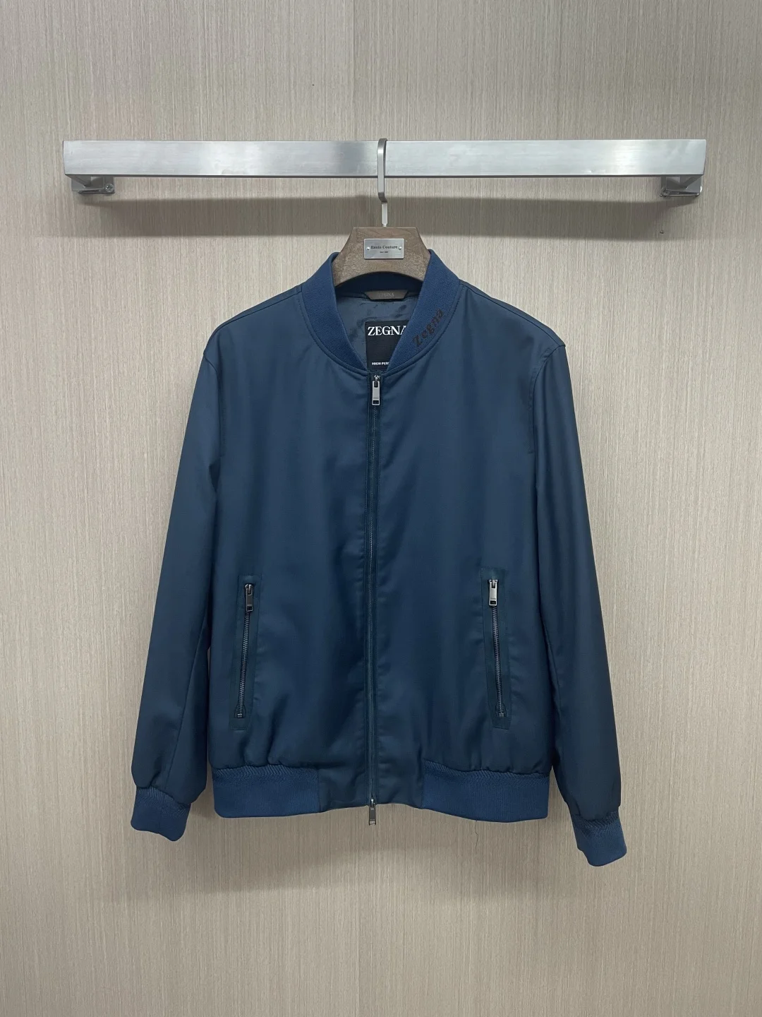 Мужская куртка-бомбер ZEGNA с классическим дизайном для весны