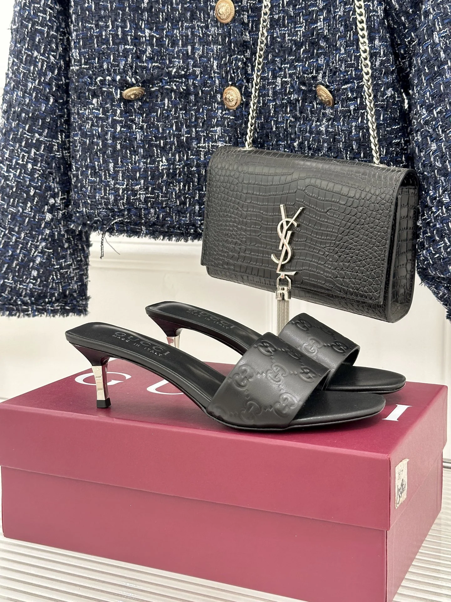 Туфли-мюли Gucci женские черные с логотипом