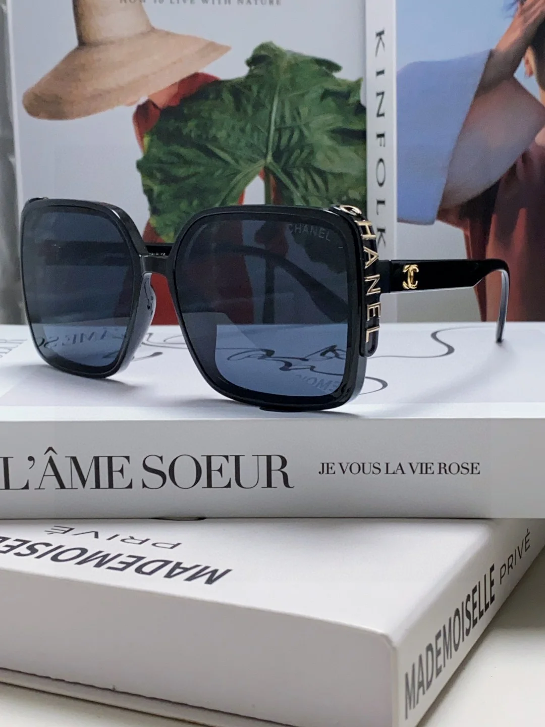 Женские солнцезащитные очки Chanel черные квадратные - изображение 1