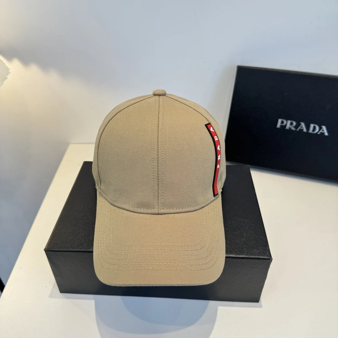 Кепка бейсбольная бежевая PRADA - изображение 1