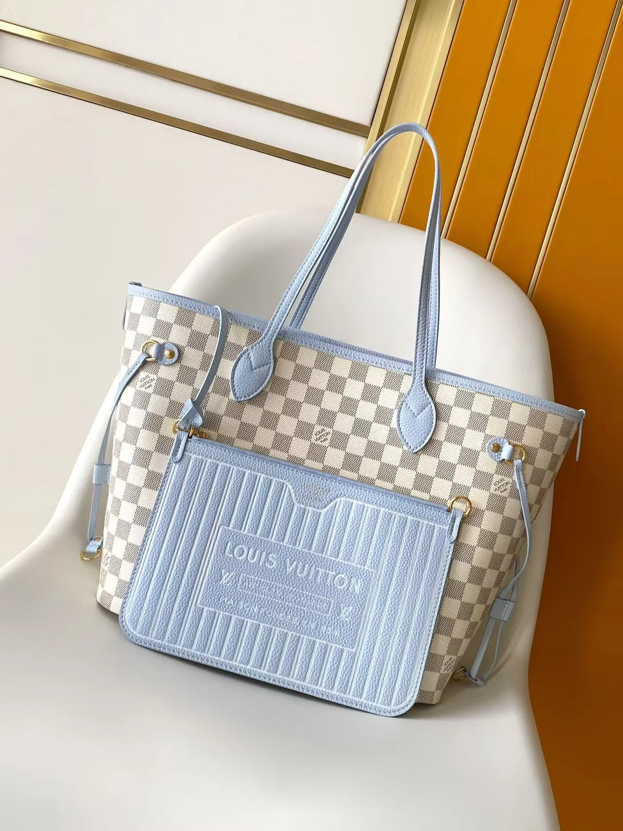 Сумка Louis Vuitton Neverfull с декоративным чехлом - изображение 1