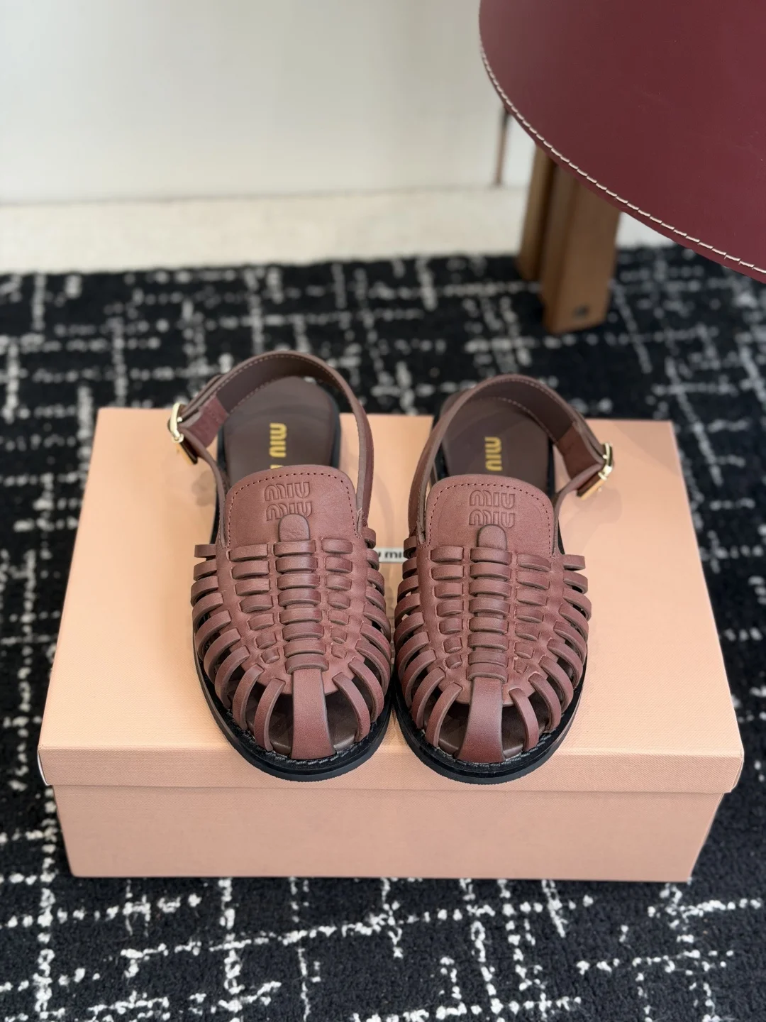Босоножки Miu Miu плетеные коричневые - изображение 1