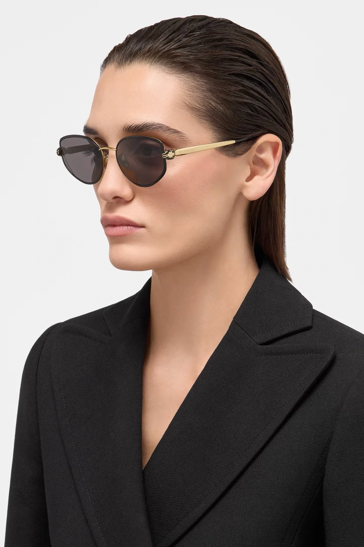 Солнцезащитные очки Bvlgari, модель BV 40085U - изображение 1