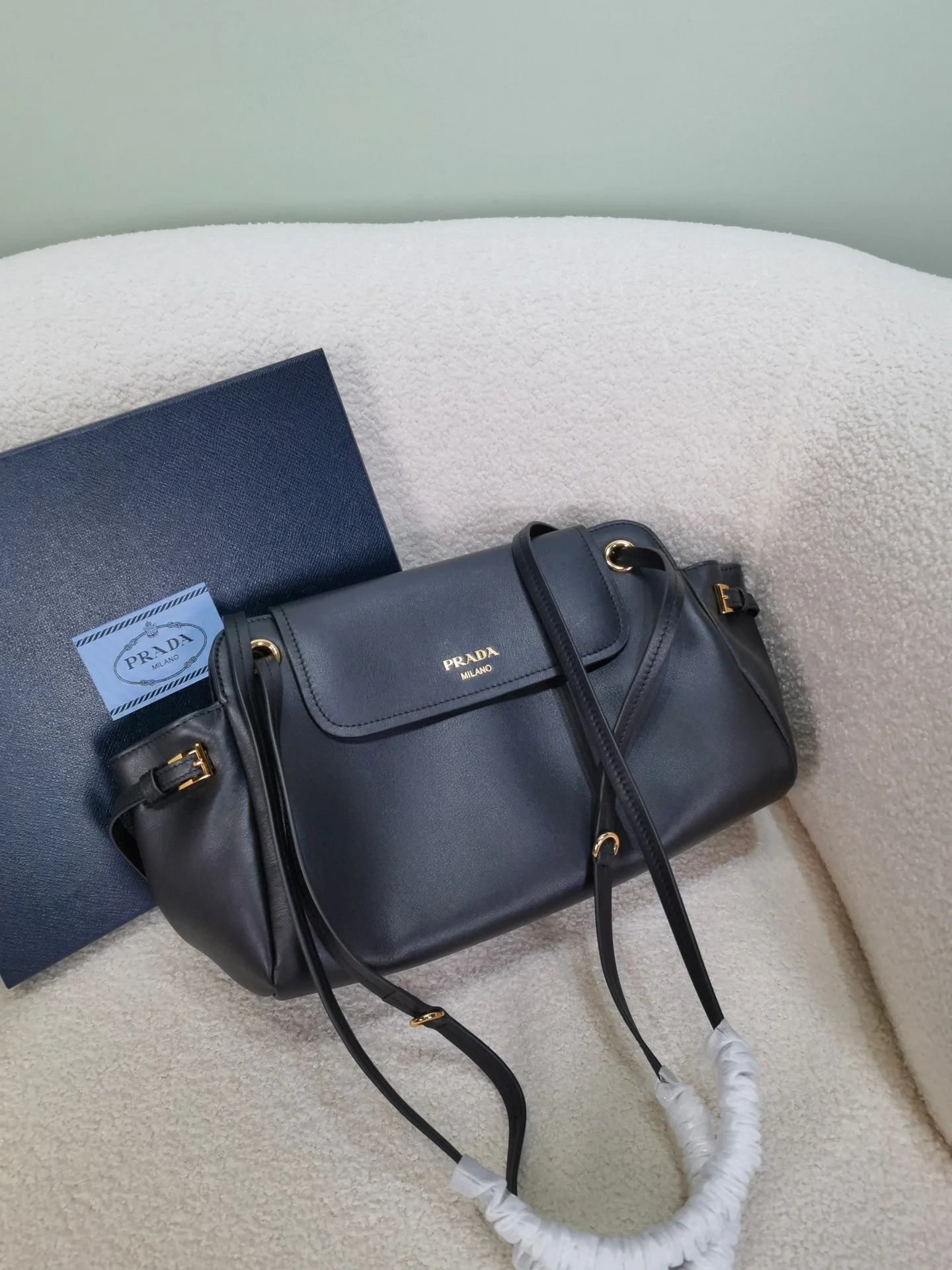 Сумка через плечо Prada Carry - изображение 1