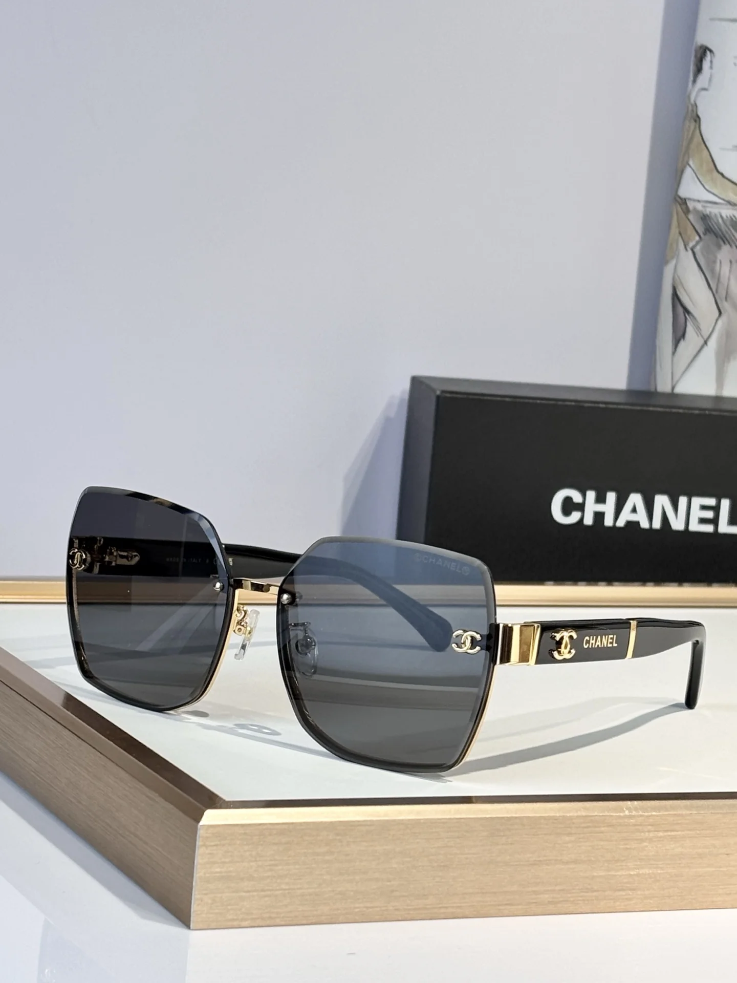 Солнцезащитные очки Chanel черные - изображение 1