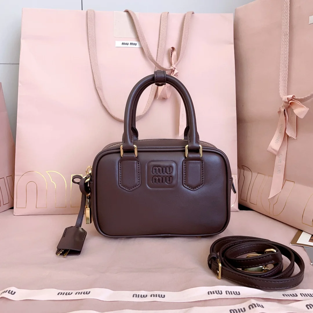 Сумка Miu Miu классическая, цвет коричневый - изображение 1