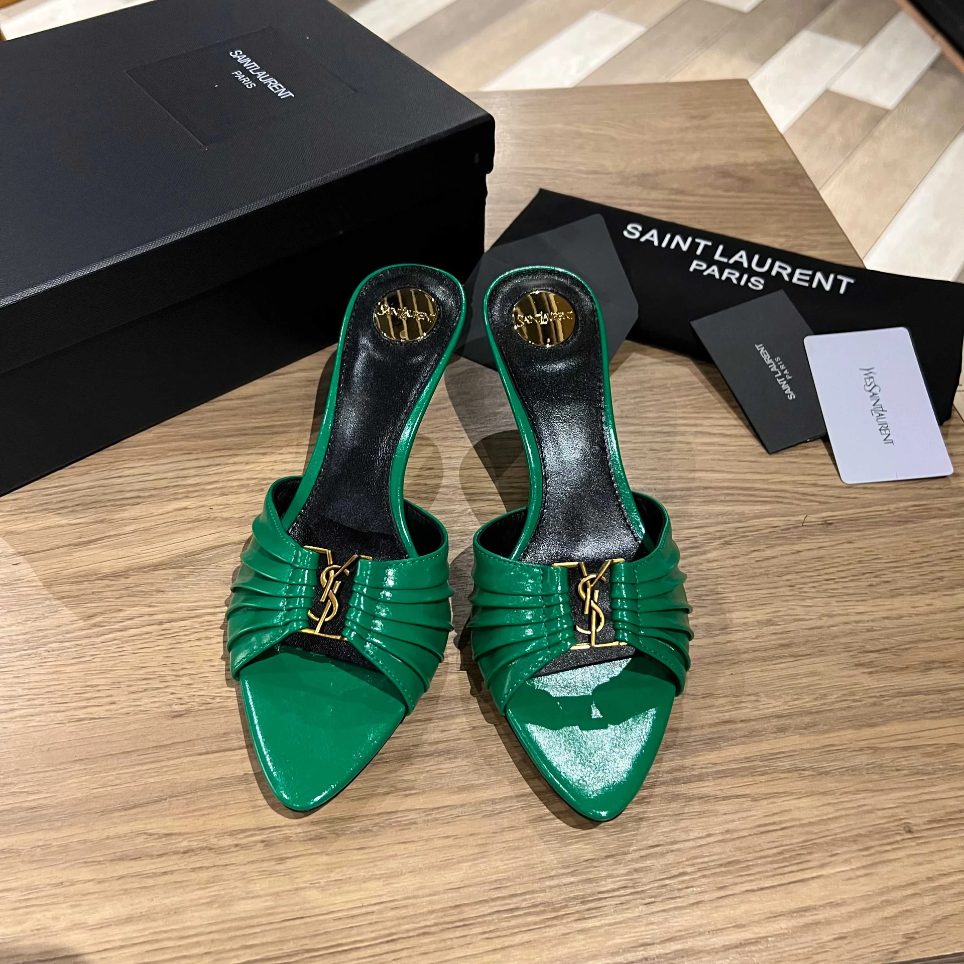 Мюли Saint Laurent женские зеленые на каблуке - изображение 1