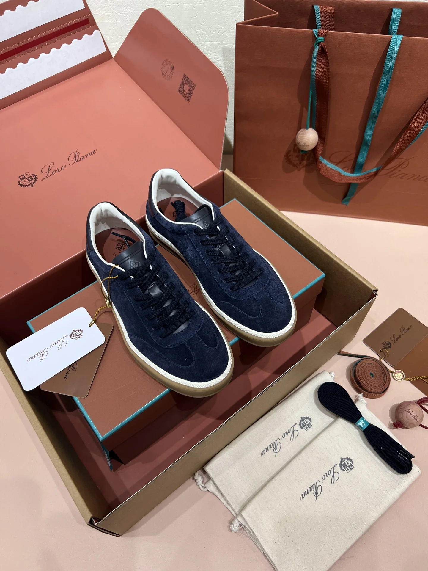 Кроссовки Loro Piana синего цвета - изображение 1