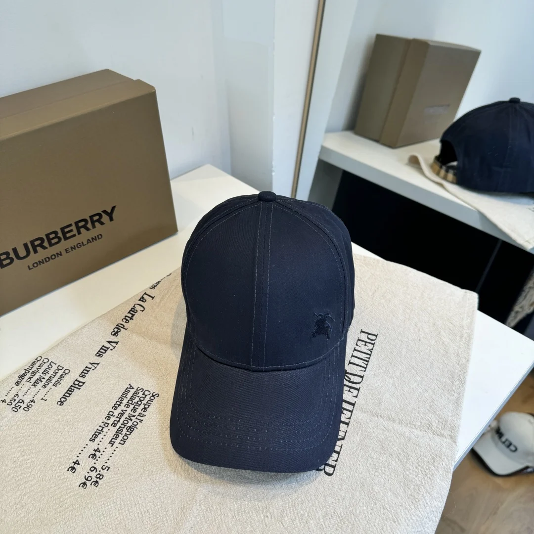 Бейсболка Burberry ранней коллекции - изображение 1
