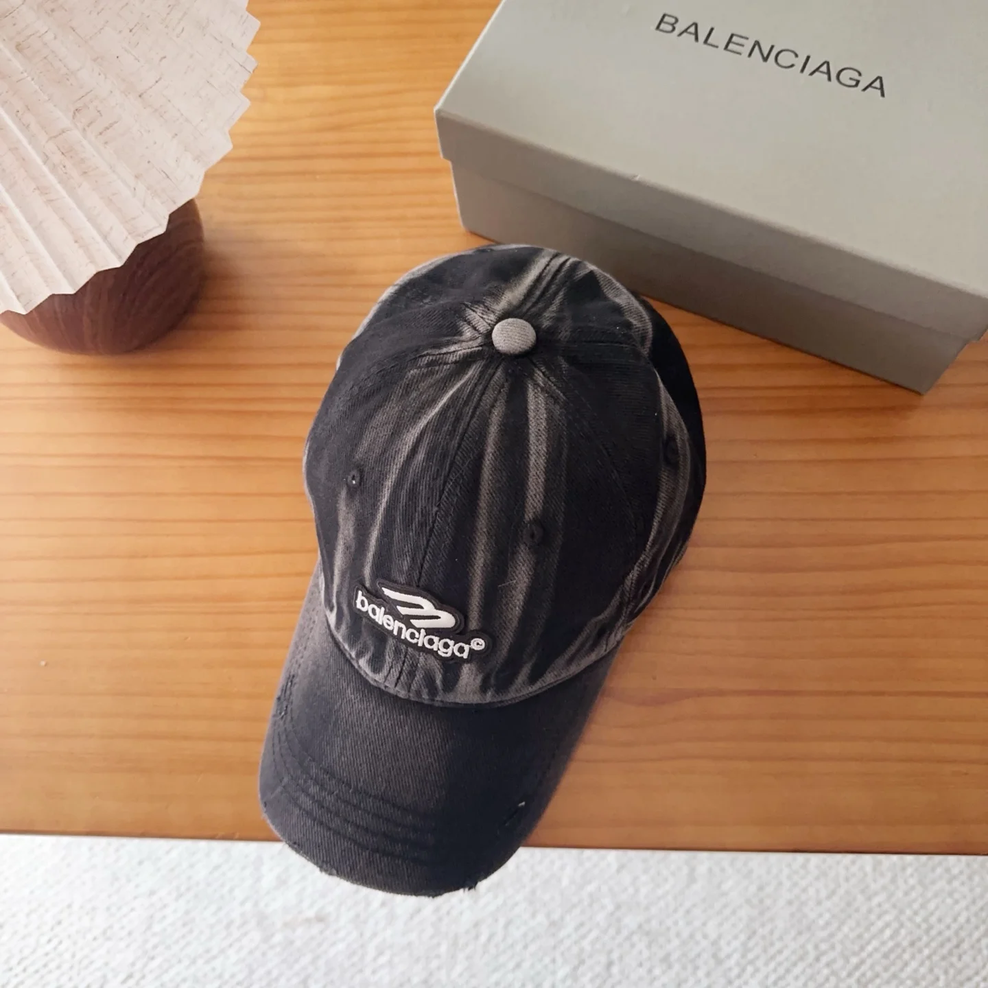 Кепка Balenciaga, черный деним, винтажный стиль - изображение 1