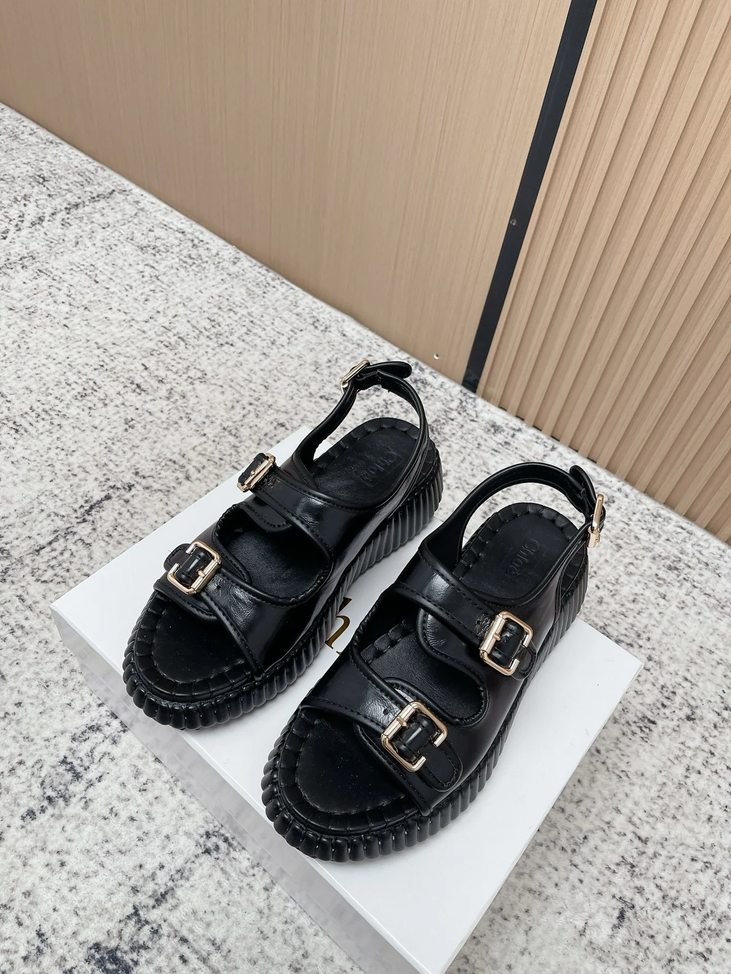Женские сандалии Chloe - изображение 1