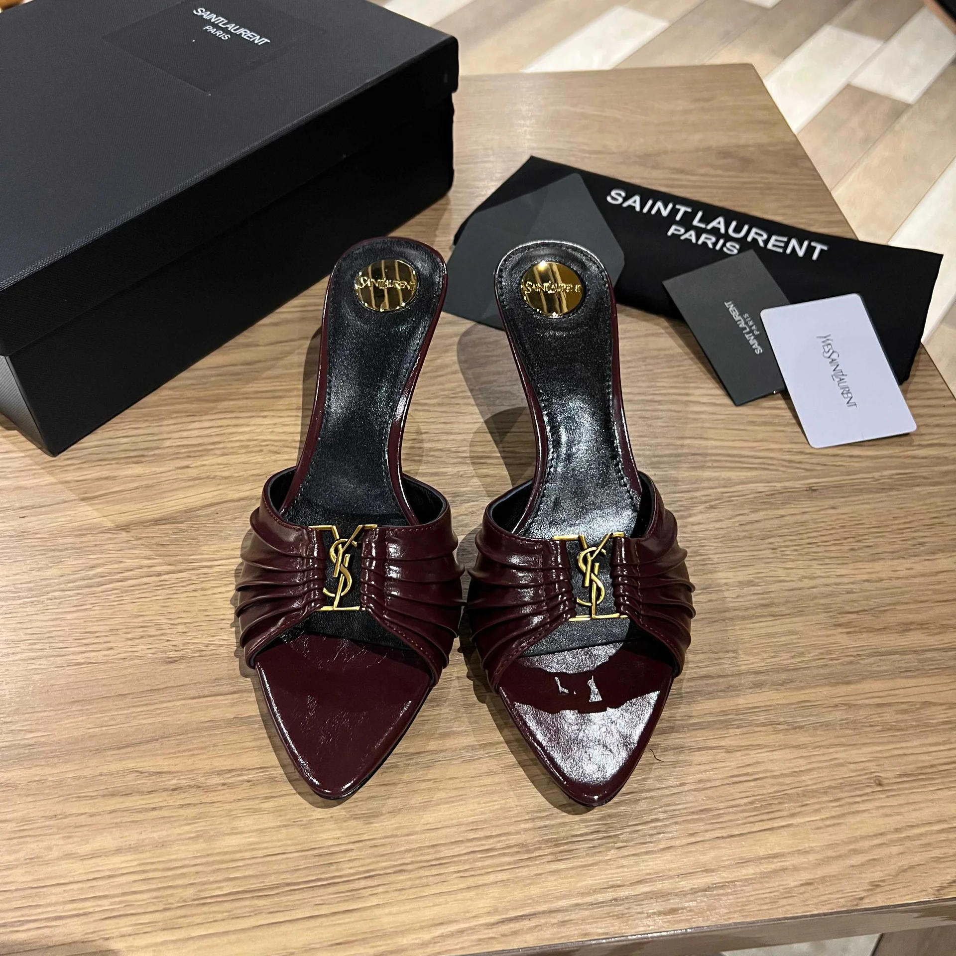 Мюли Saint Laurent женские бордовые с пряжкой YSL