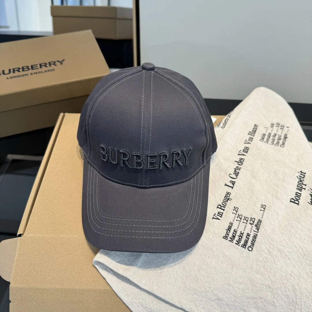 Серая бейсболка Burberry - изображение 1