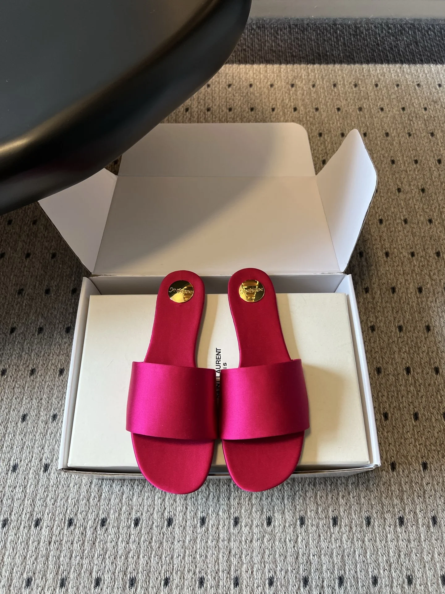 Слайды Saint Laurent из атласа, женские летние шлёпанцы - изображение 1