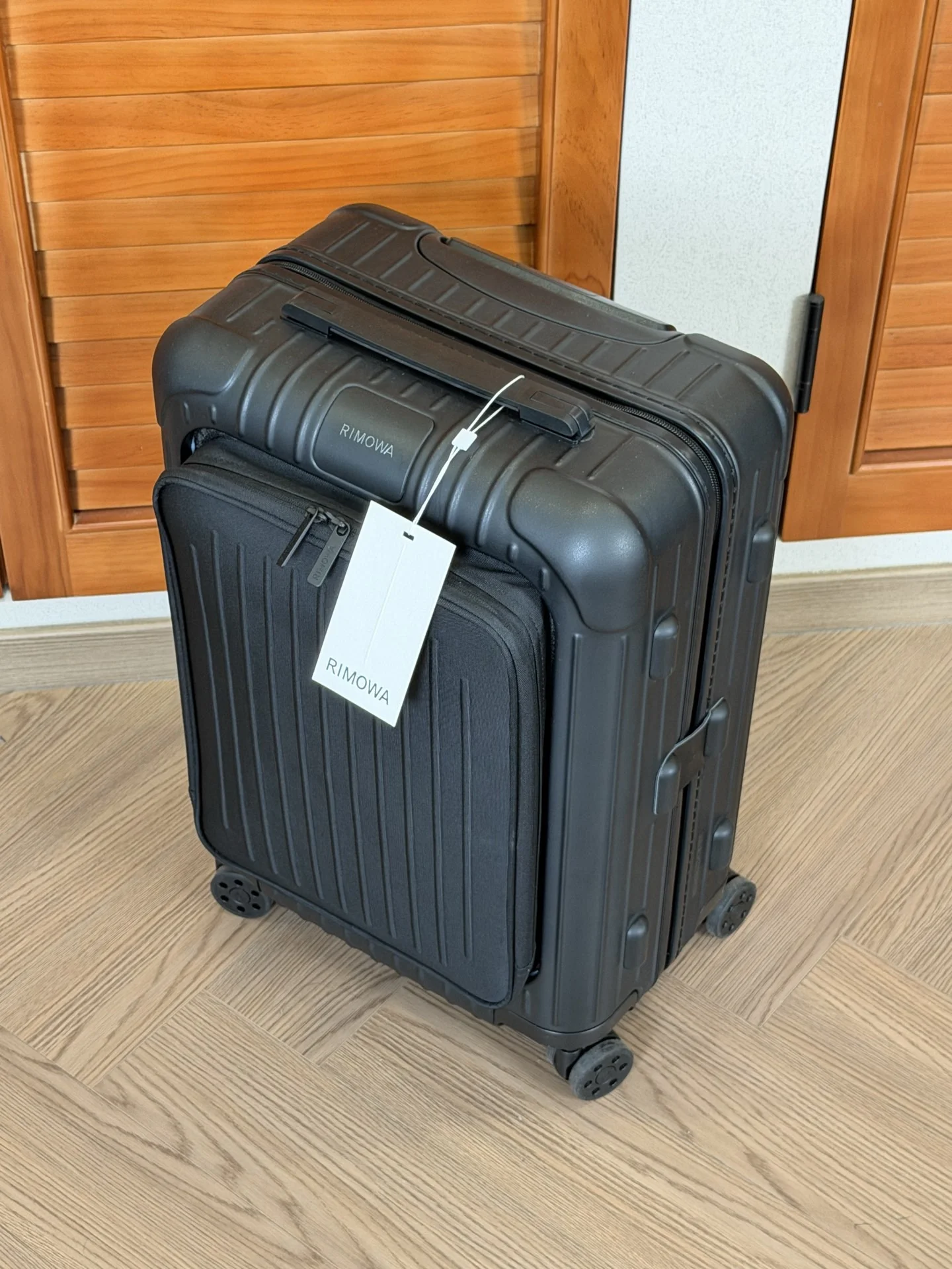 Чемодан-рюкзак RIMOWA Essential Sleeve - изображение 1