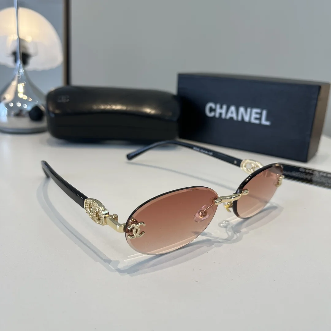 Солнцезащитные очки Chanel без оправы - изображение 1