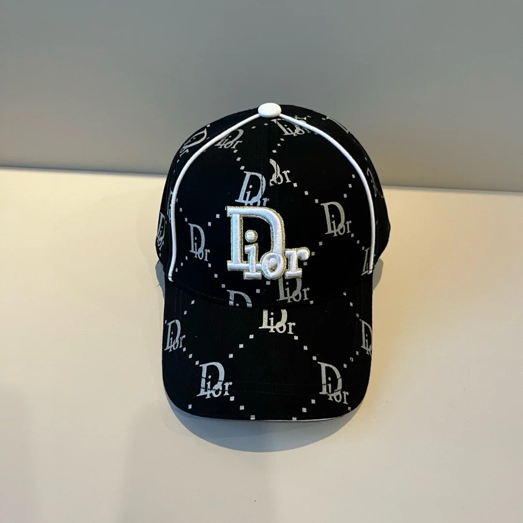 Черная кепка с логотипом Dior