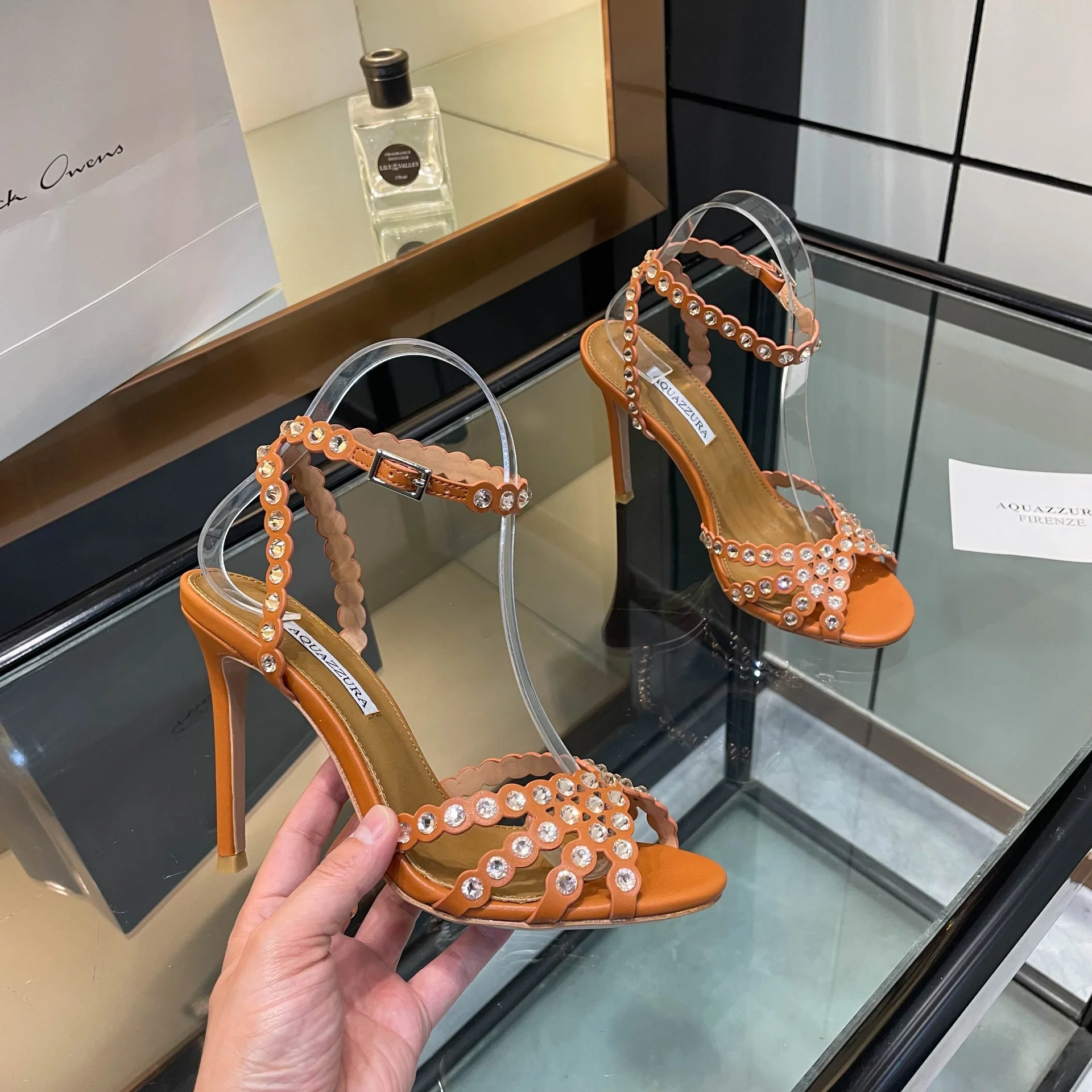 Женские босоножки Aquazzura на шпильке с кристаллами