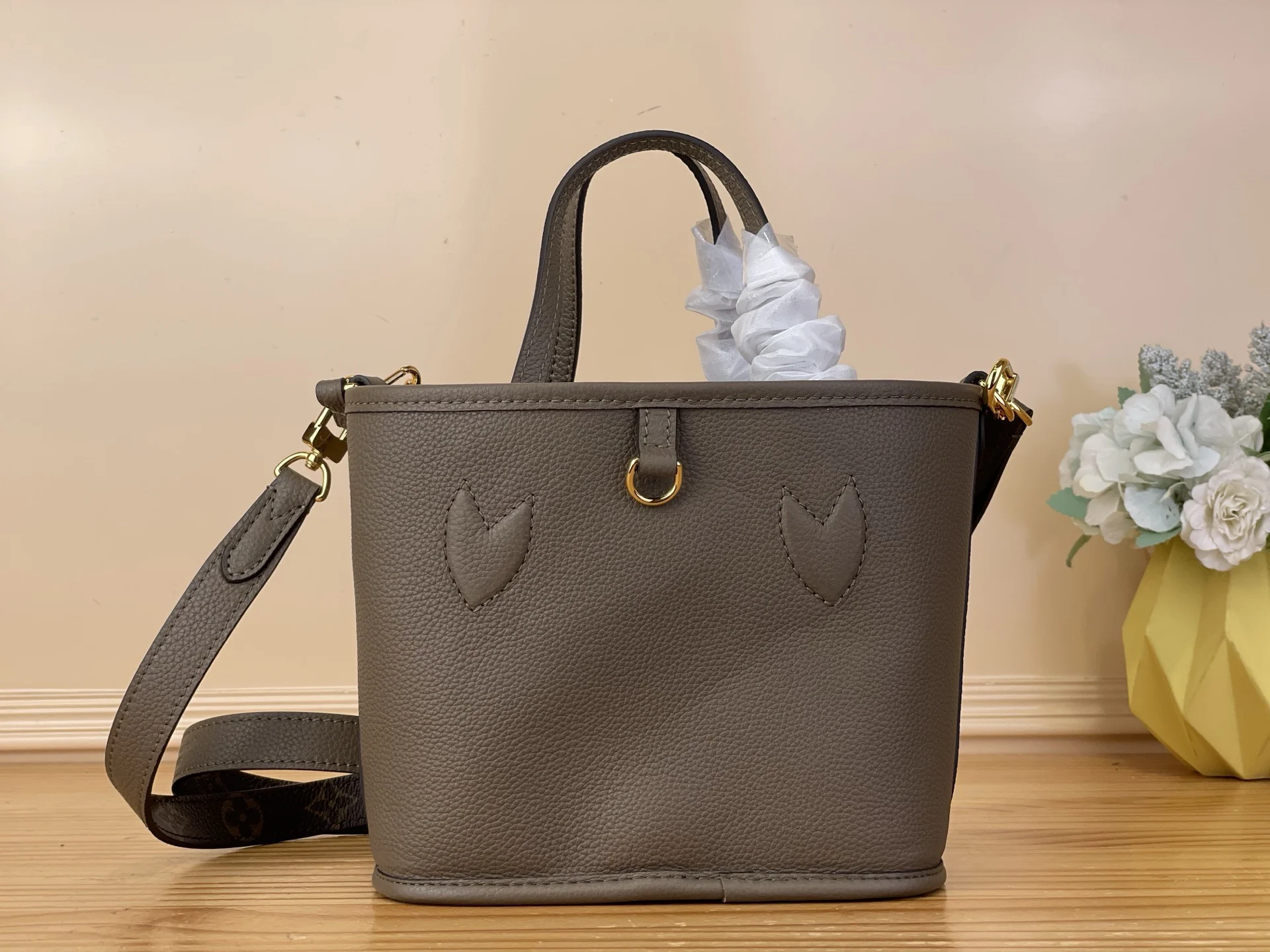 Сумка Louis Vuitton Neverfull Bandoulière Inside Out BB, серый