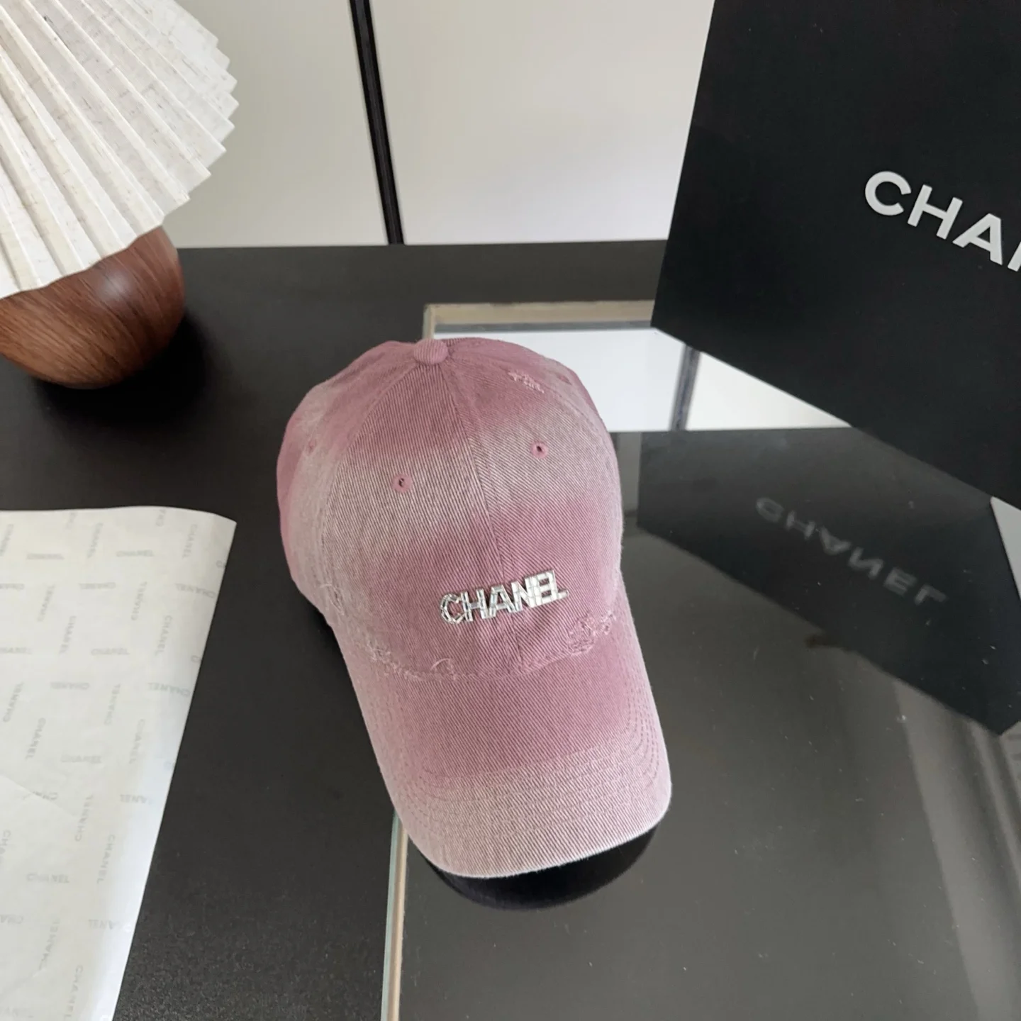Бейсболка розовая с логотипом Chanel
