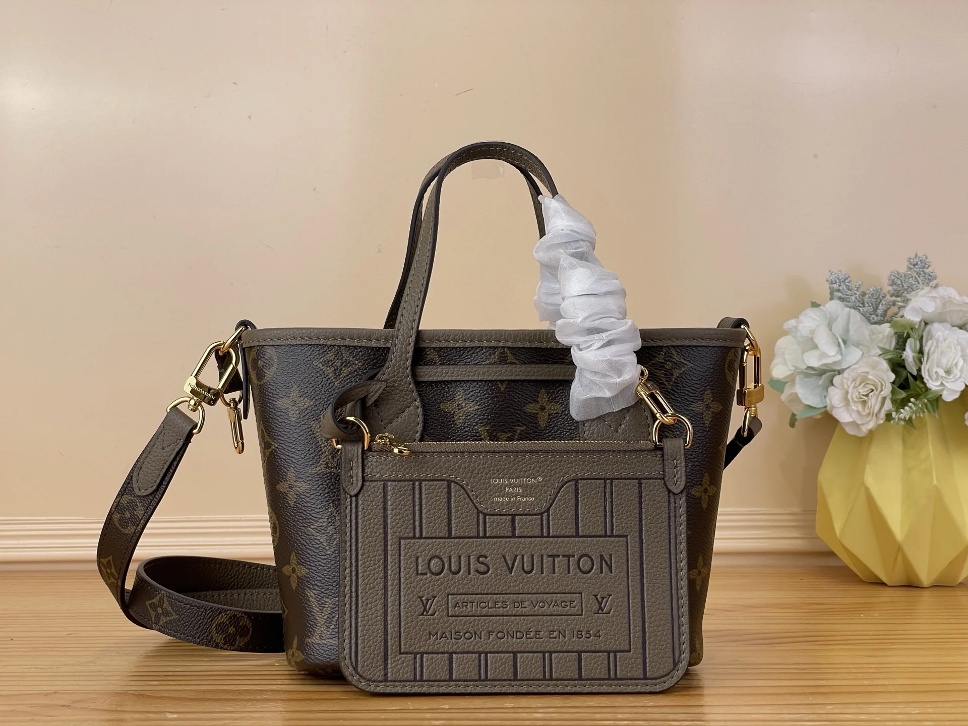 Сумка Louis Vuitton Neverfull Bandoulière Inside Out - изображение 1