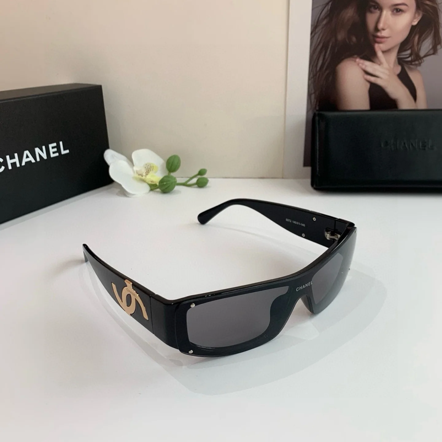 Солнцезащитные очки Chanel кошачий глаз - изображение 1