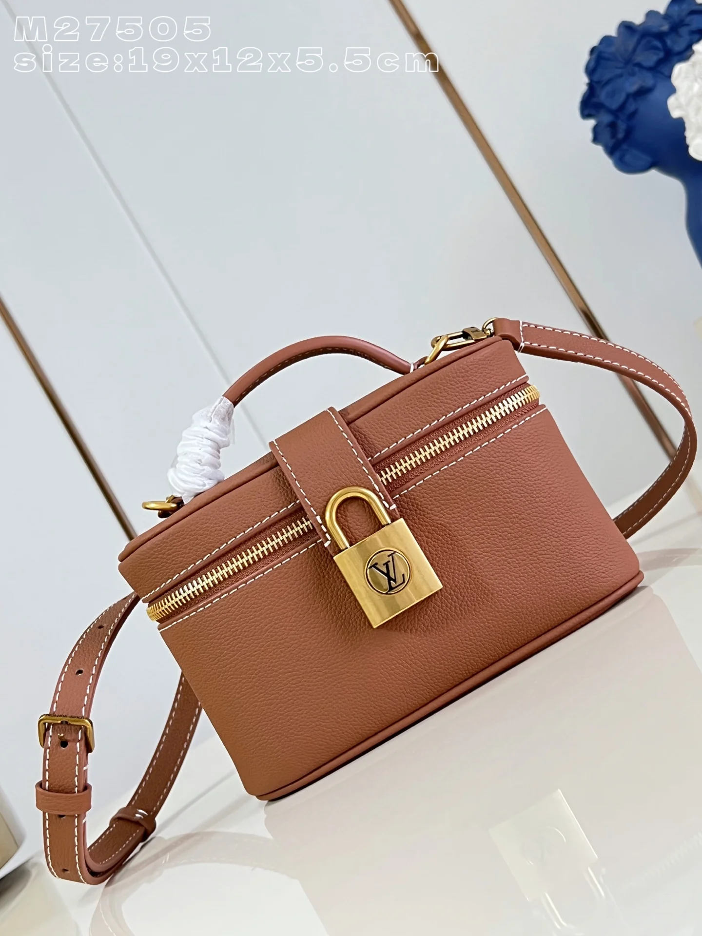 Сумка Louis Vuitton Low Key Vanity Pouch коричневая