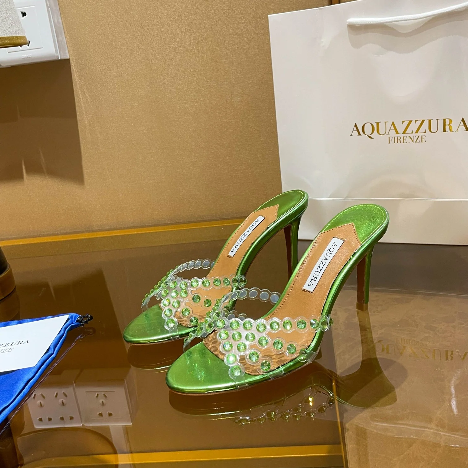 Aquazzura зеленые босоножки на шпильке со стразами - изображение 1
