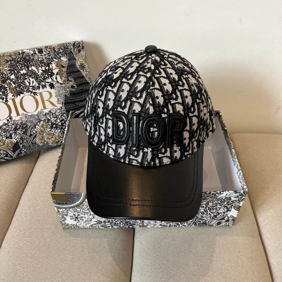 Бейсболка Dior с монограммным принтом - изображение 1