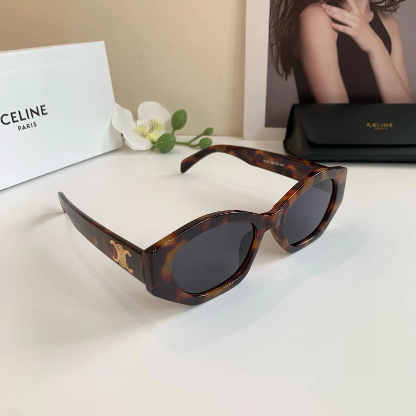 Солнцезащитные очки Celine Триумф - изображение 1