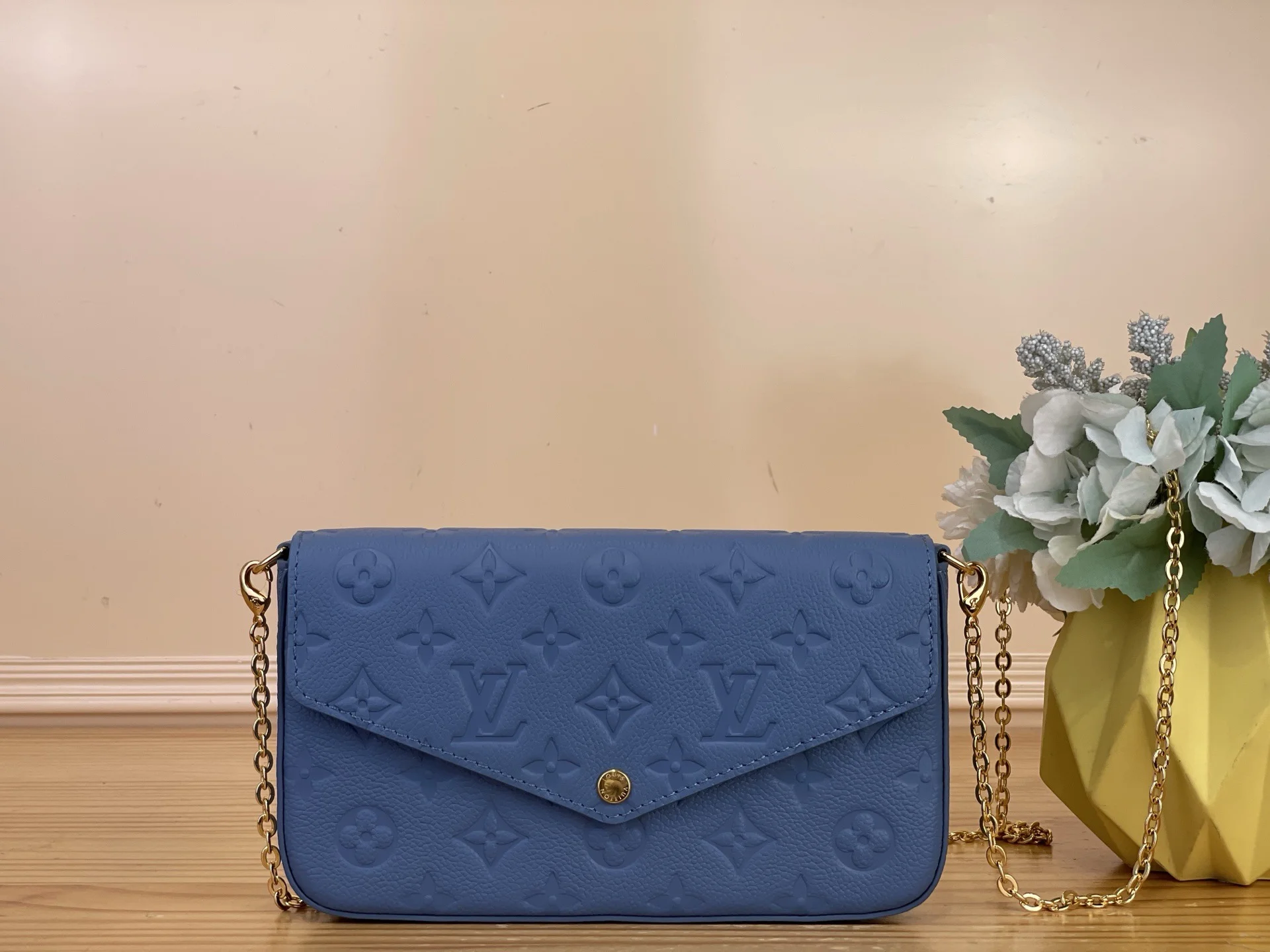 Сумка Louis Vuitton Félicie из кожи - изображение 1