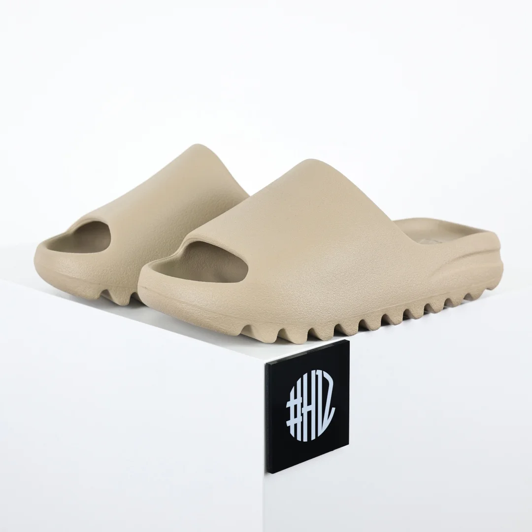 Сандалии Yeezy Slide Soot - изображение 1