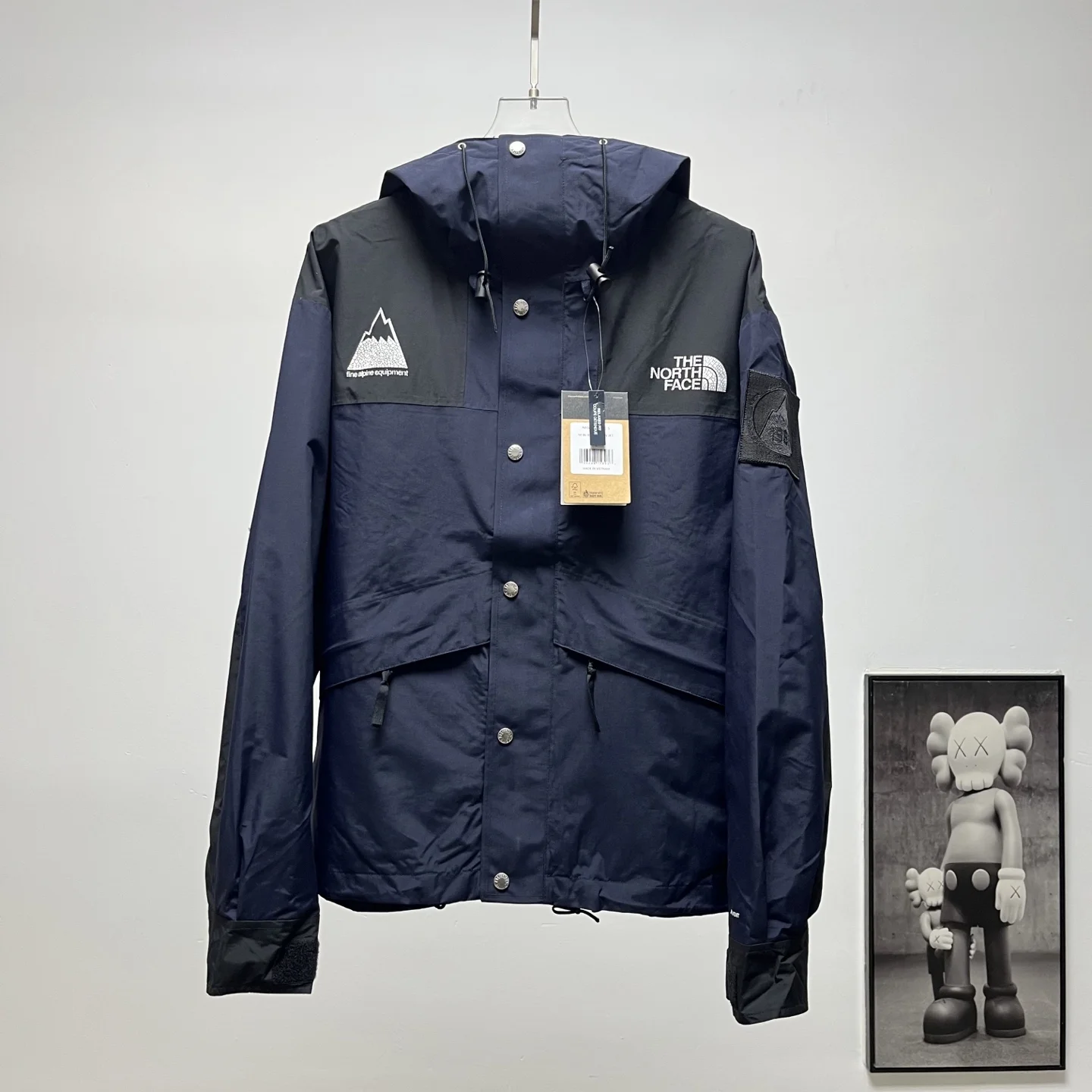Ветровка The North Face 1986 с капюшоном - изображение 1