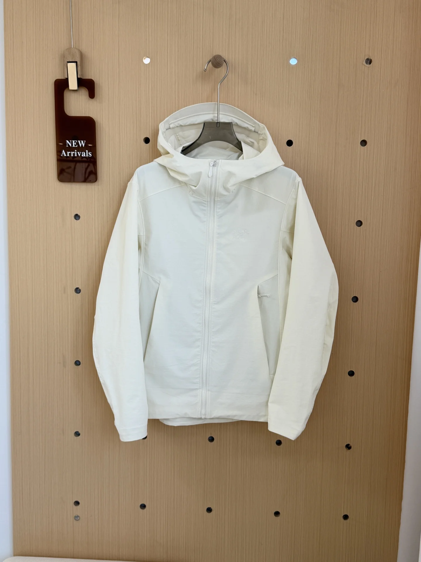 Женская легкая куртка Arc'teryx Gamma Hoody с капюшоном - изображение 1