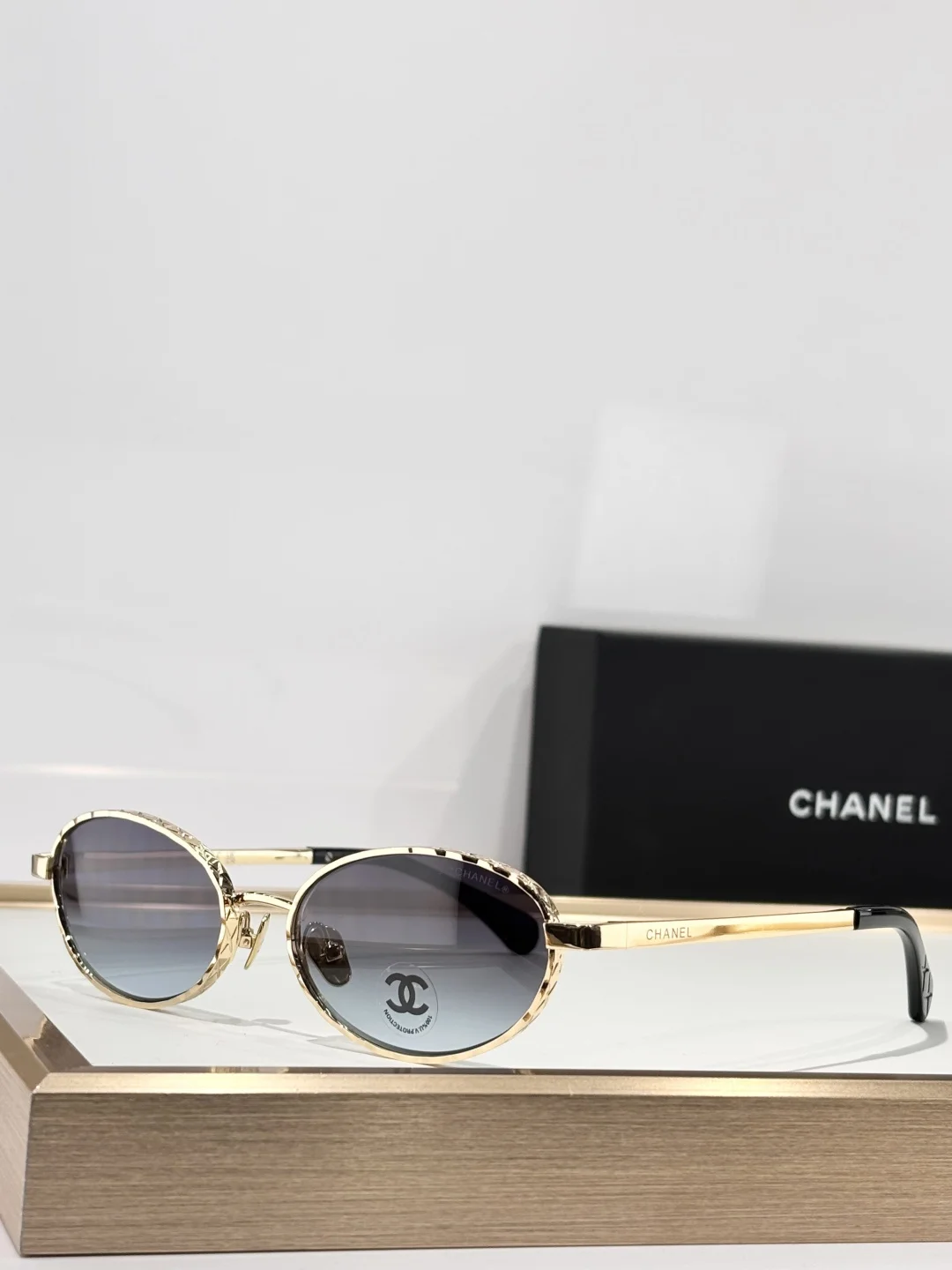 Солнцезащитные очки CHANEL 2227-S - изображение 1