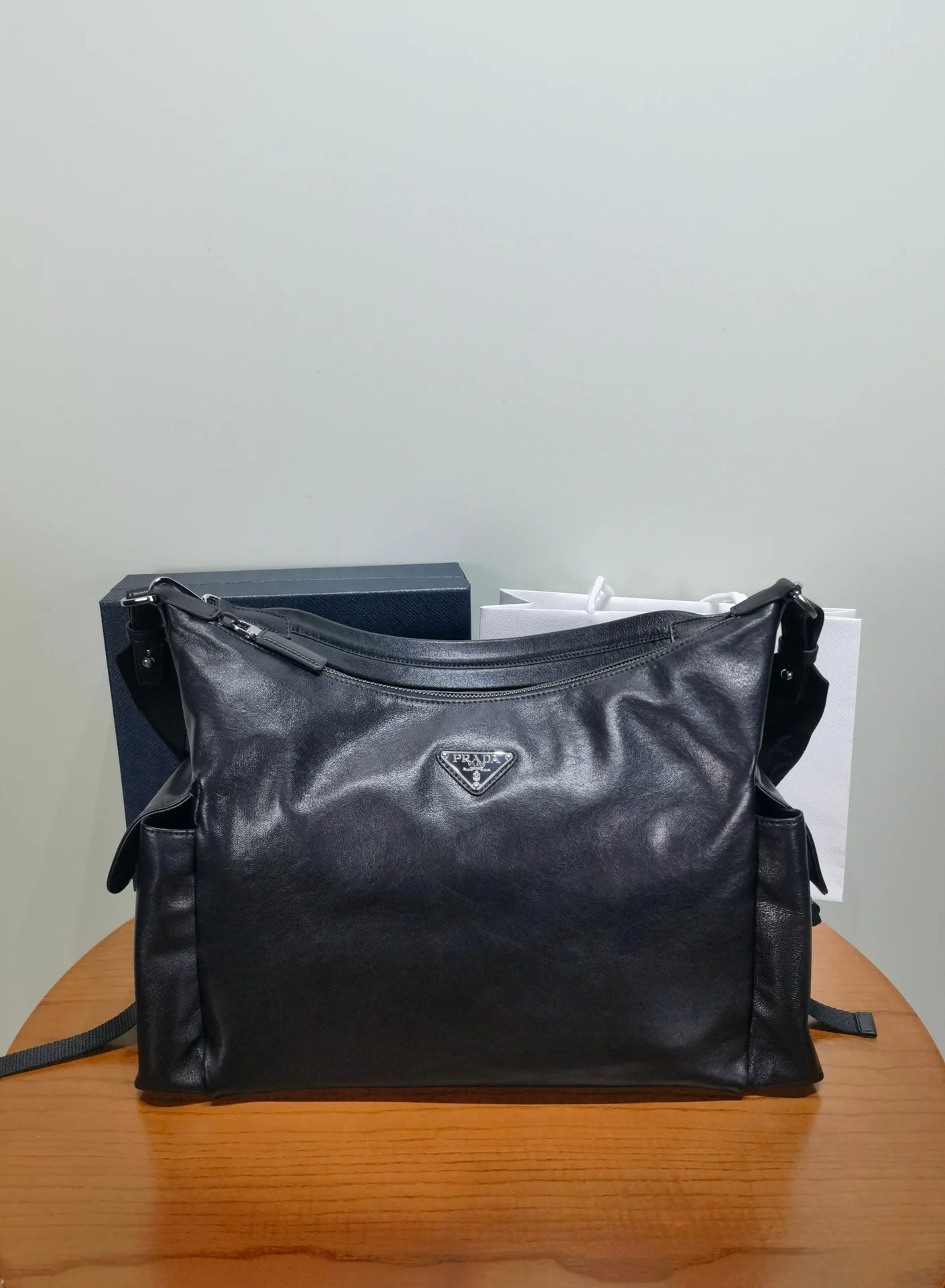 Сумка кросс-боди Prada Explore из натуральной кожи