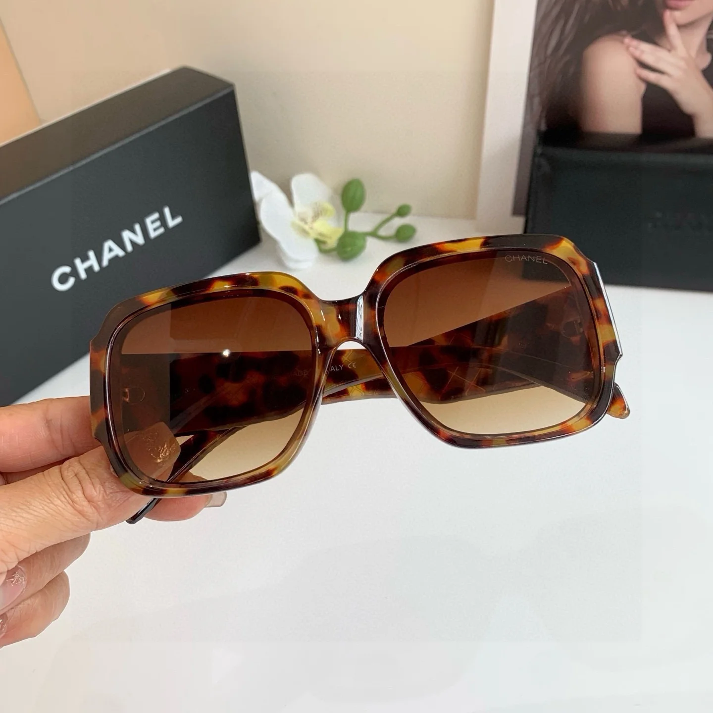 Chanel Квадратные солнцезащитные очки - изображение 1