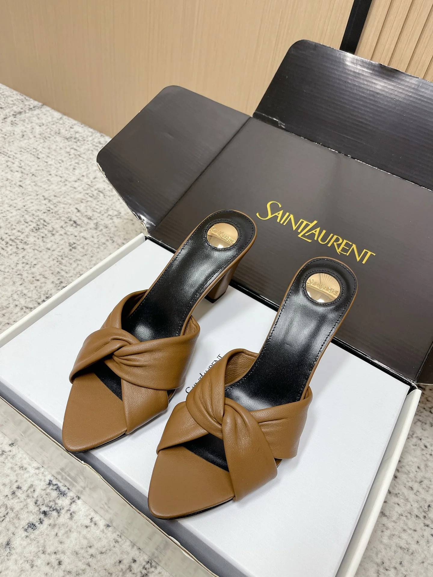 Мюли женские Saint Laurent из натуральной кожи, коричневые