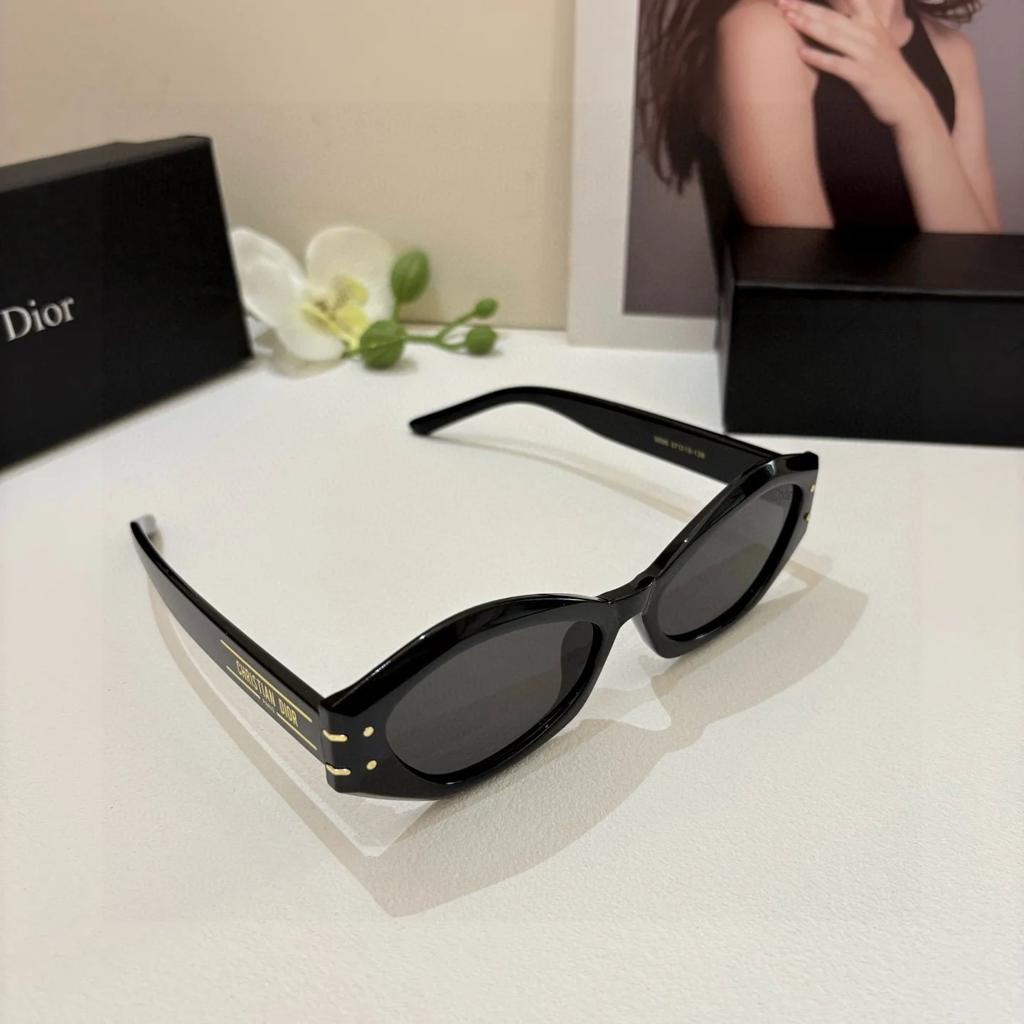 Черные солнцезащитные очки Christian Dior - изображение 1