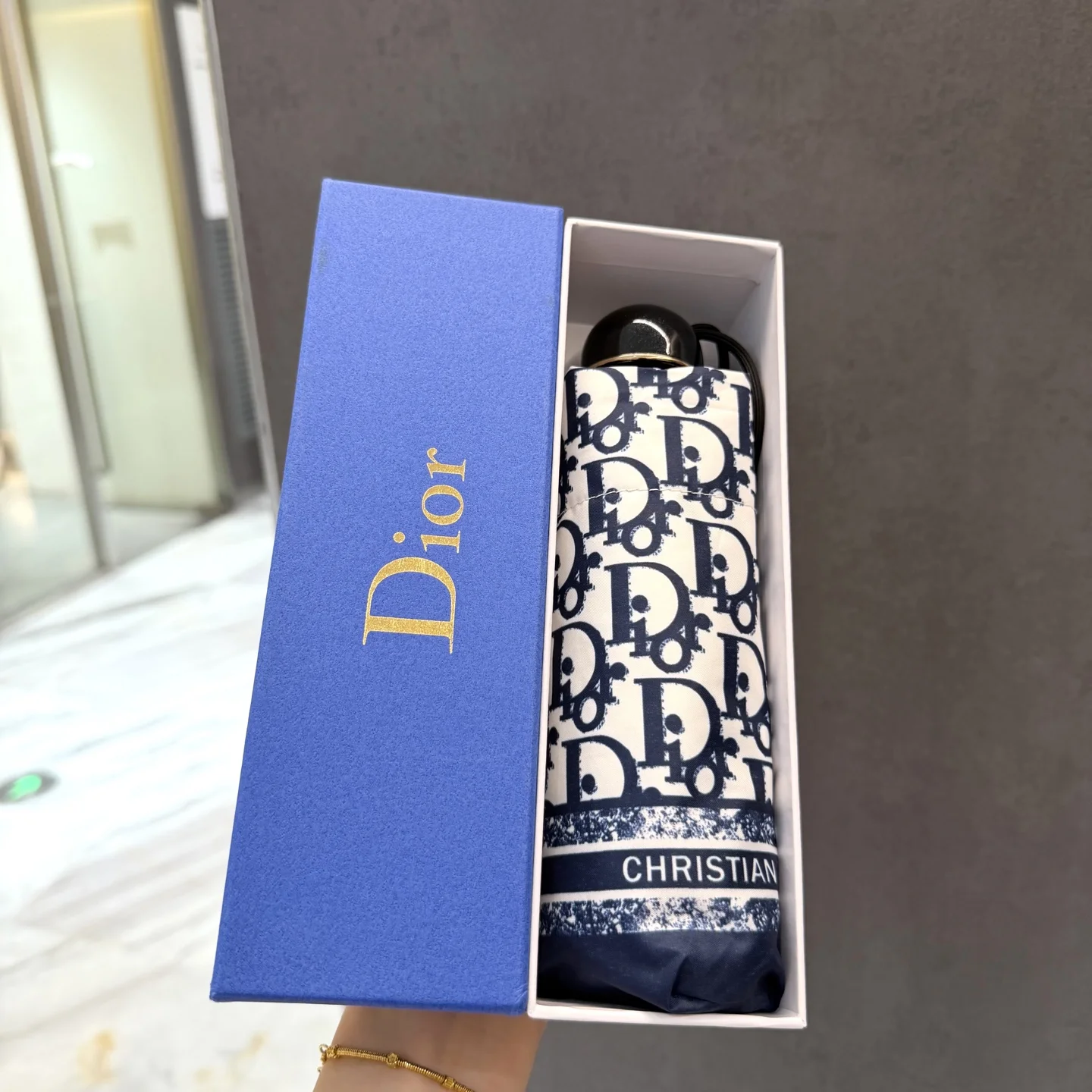 Складной зонт Dior - изображение 1