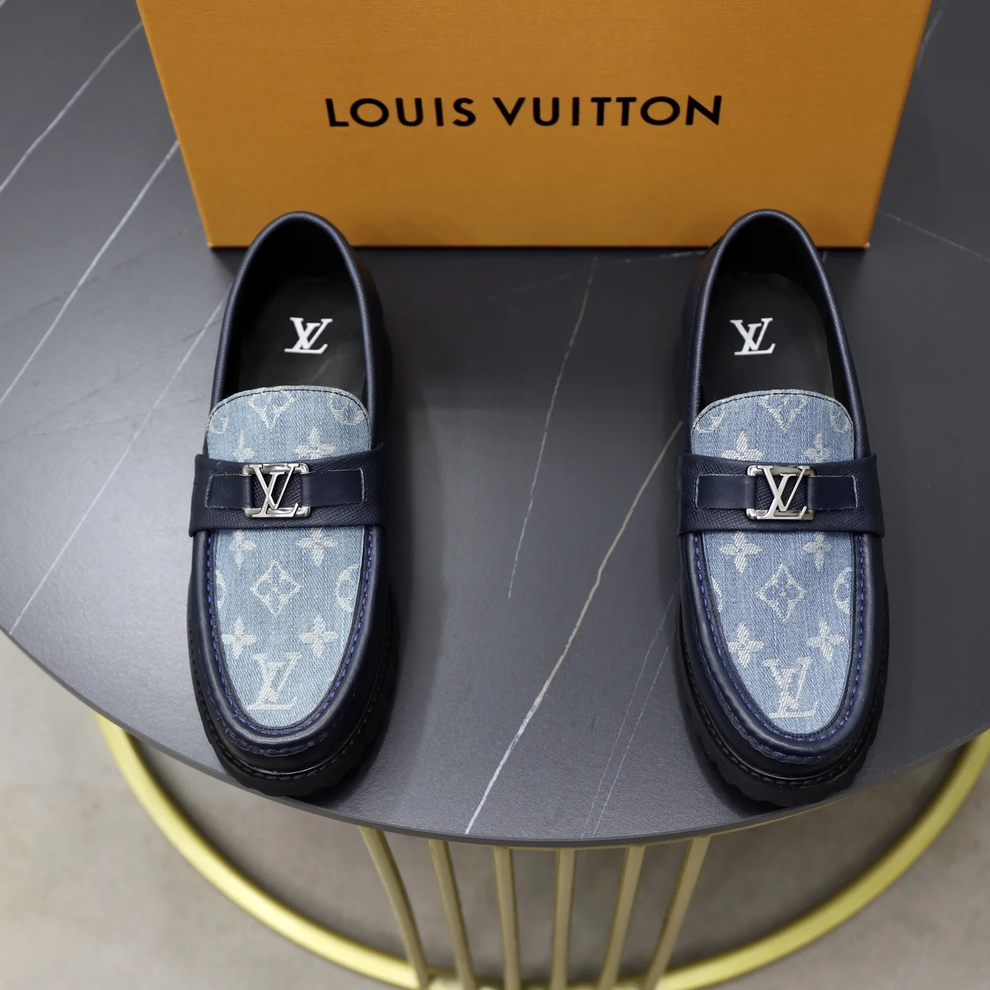 Мужские туфли Louis Vuitton с логотипом